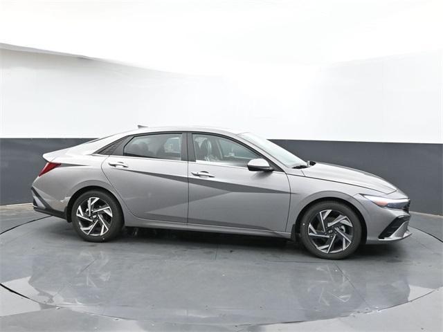 new 2024 Hyundai Elantra car, priced at $25,932