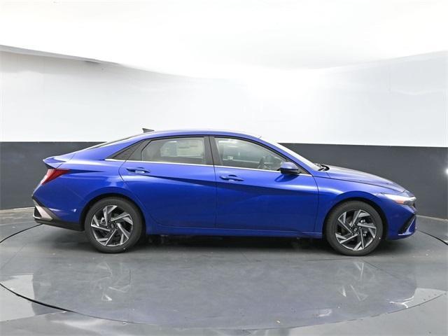 new 2024 Hyundai Elantra car, priced at $25,918