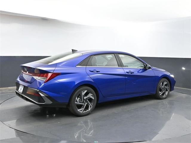 new 2024 Hyundai Elantra car, priced at $25,918