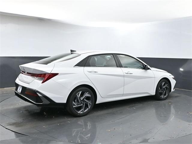 new 2025 Hyundai Elantra car, priced at $27,078