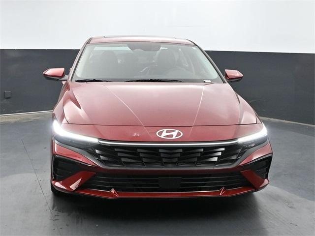 new 2024 Hyundai Elantra car, priced at $25,956