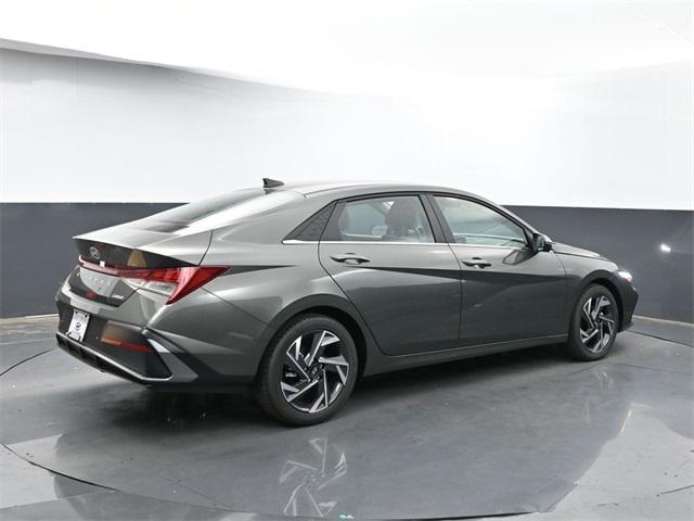 new 2024 Hyundai Elantra car, priced at $27,104