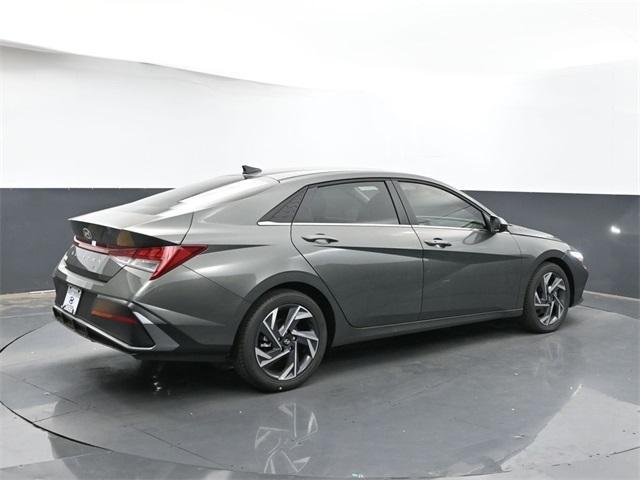 new 2024 Hyundai Elantra car, priced at $25,901