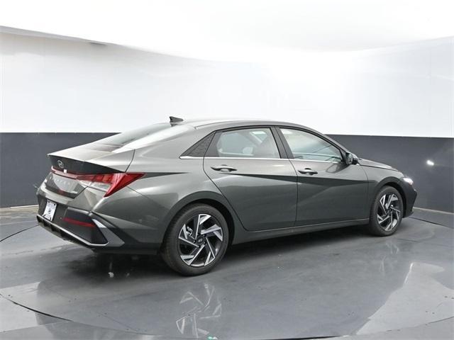 new 2024 Hyundai Elantra car, priced at $27,108