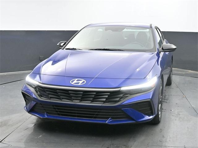 new 2025 Hyundai Elantra car, priced at $22,441