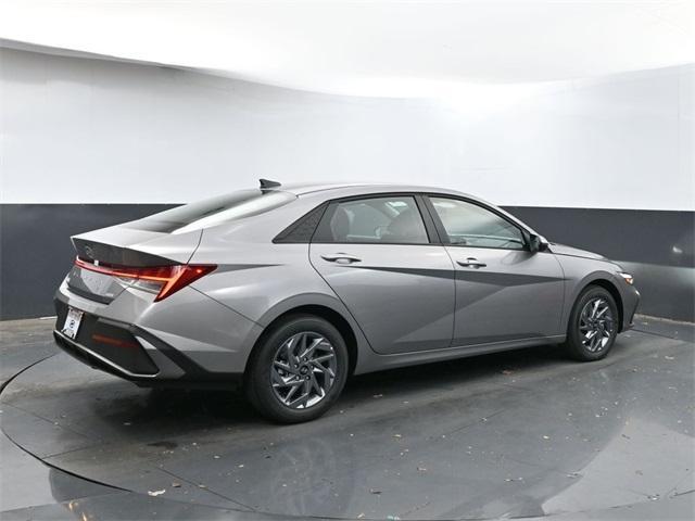 new 2025 Hyundai Elantra HEV car, priced at $26,386