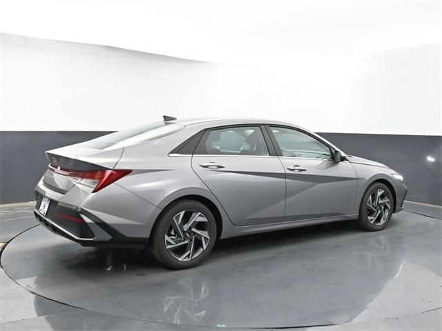 new 2024 Hyundai Elantra car, priced at $25,922