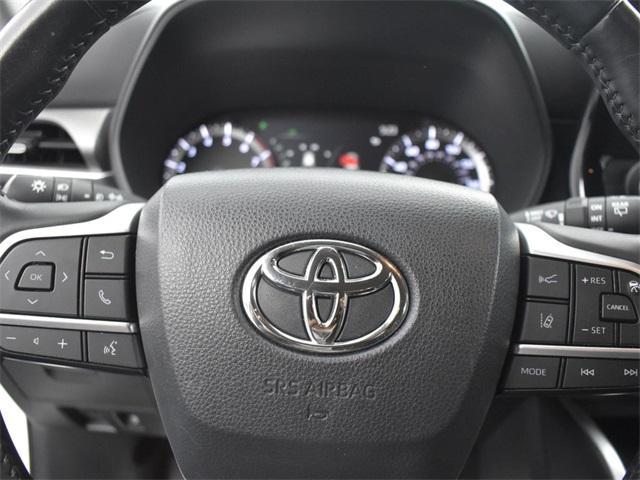 used 2023 Toyota Highlander car, priced at $30,997