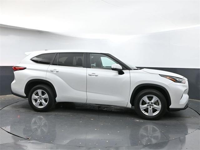 used 2023 Toyota Highlander car, priced at $30,997