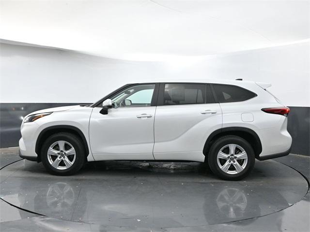 used 2023 Toyota Highlander car, priced at $30,997