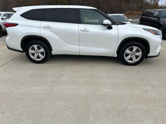 used 2023 Toyota Highlander car, priced at $31,997