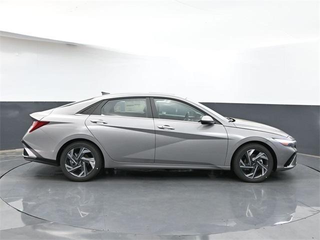 new 2024 Hyundai Elantra car, priced at $25,922