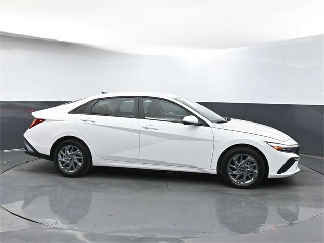 new 2025 Hyundai ELANTRA HEV car, priced at $24,434