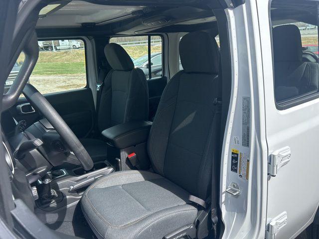 new 2025 Jeep Wrangler car, priced at $43,580