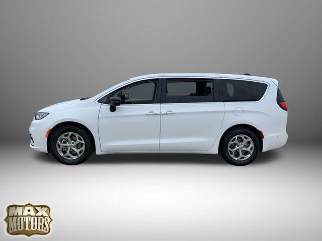 new 2024 Chrysler Pacifica car, priced at $45,497