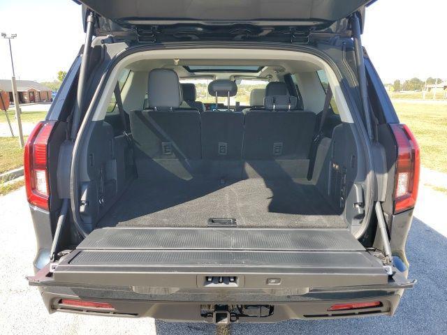 new 2025 Ford Expedition Max car, priced at $75,256