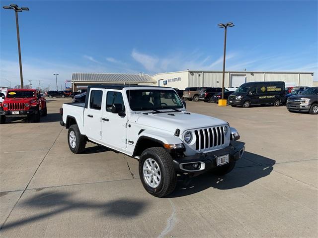 new 2023 Jeep Gladiator car, priced at $47,628
