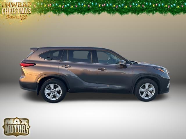 used 2022 Toyota Highlander car, priced at $29,997