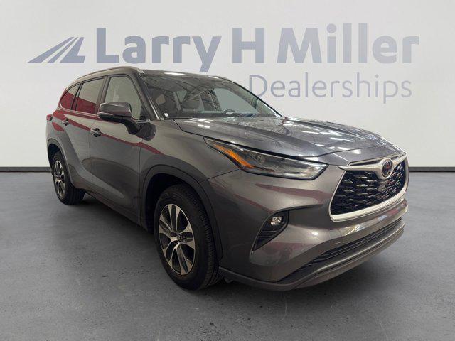 used 2024 Toyota Highlander car, priced at $38,840