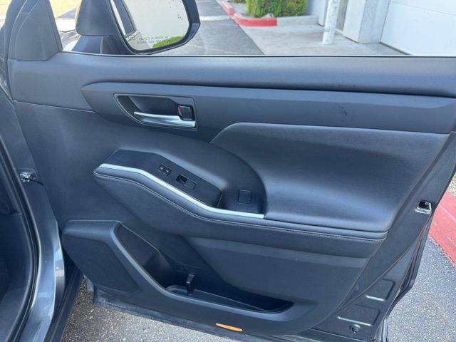 used 2024 Toyota Highlander car, priced at $38,840
