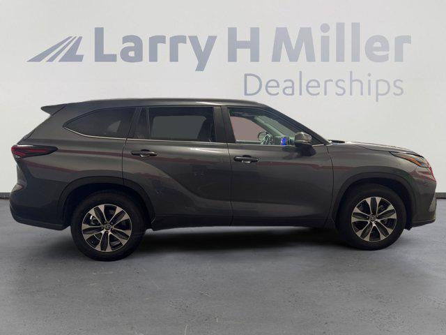 used 2024 Toyota Highlander car, priced at $38,840