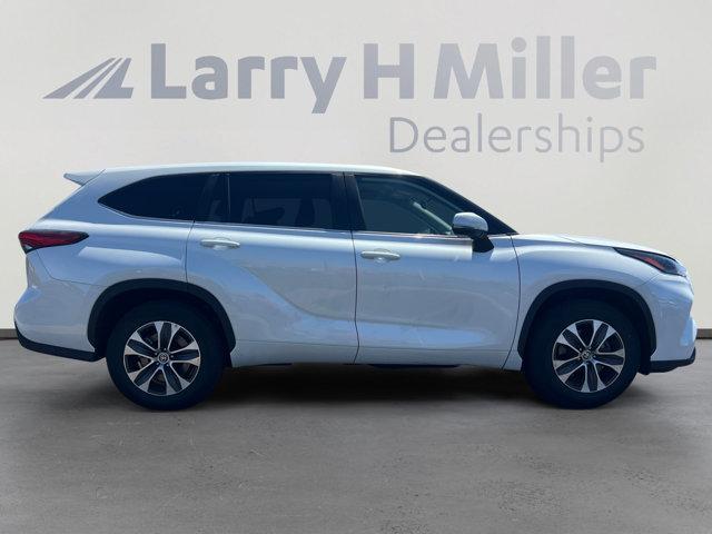 used 2023 Toyota Highlander car, priced at $31,673