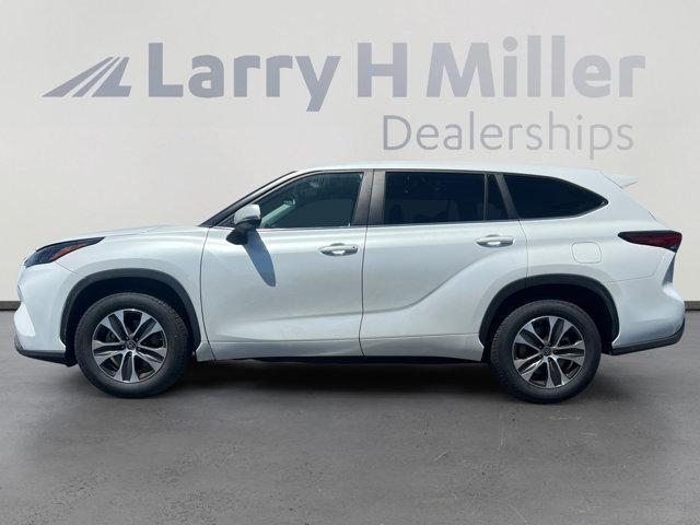 used 2023 Toyota Highlander car, priced at $31,673