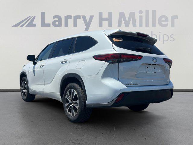 used 2023 Toyota Highlander car, priced at $31,673