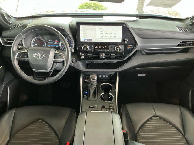 used 2023 Toyota Highlander car, priced at $40,000