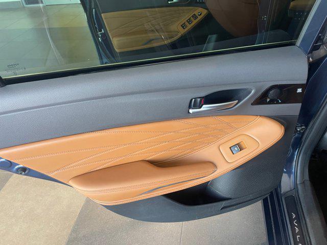 used 2019 Toyota Avalon Hybrid car, priced at $27,992
