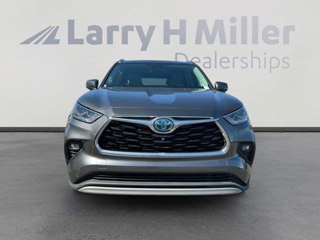 used 2020 Toyota Highlander Hybrid car, priced at $34,369