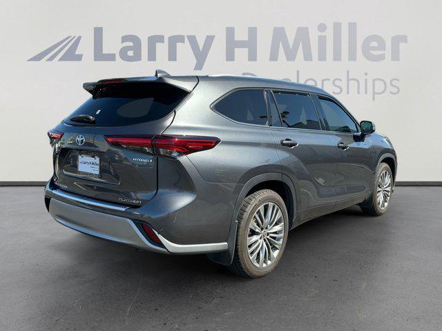 used 2020 Toyota Highlander Hybrid car, priced at $34,369