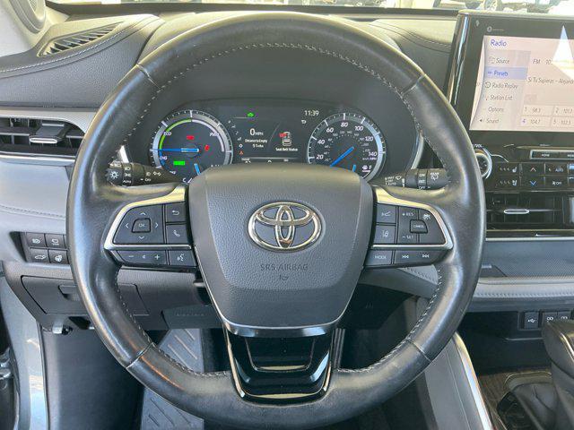 used 2020 Toyota Highlander Hybrid car, priced at $34,369