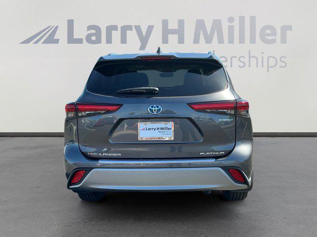 used 2020 Toyota Highlander Hybrid car, priced at $34,369