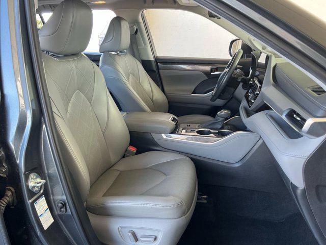 used 2020 Toyota Highlander Hybrid car, priced at $34,369