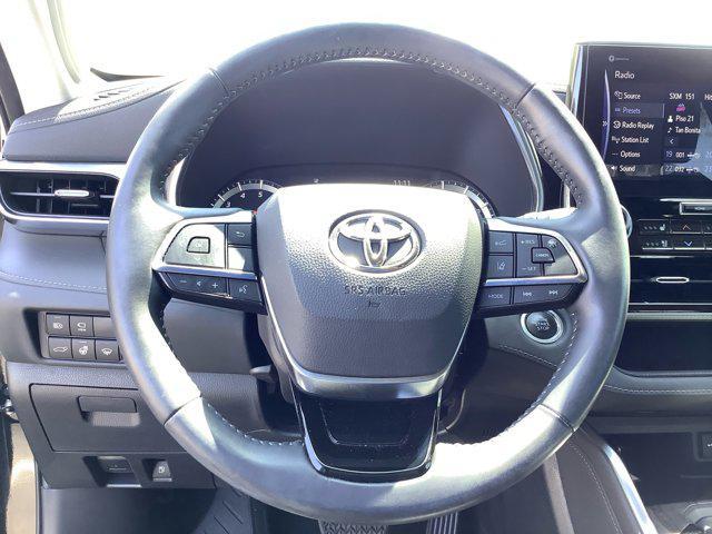 used 2021 Toyota Highlander car, priced at $42,246