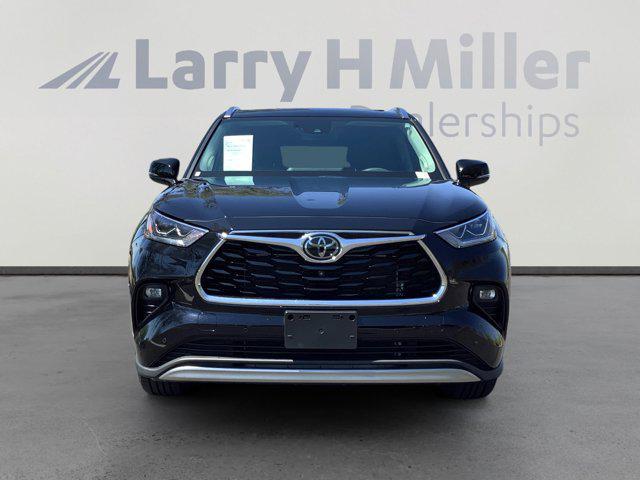 used 2021 Toyota Highlander car, priced at $42,246