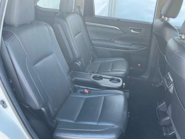 used 2015 Toyota Highlander car, priced at $23,996