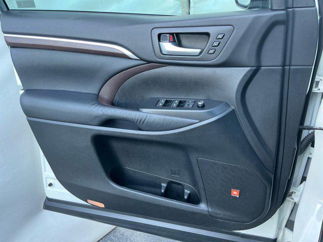 used 2015 Toyota Highlander car, priced at $23,996