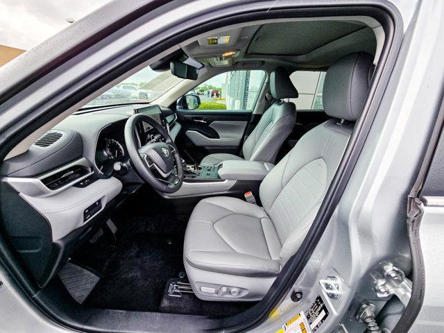 used 2024 Toyota Highlander car, priced at $43,690