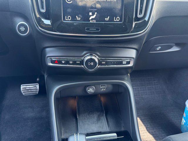 used 2020 Volvo XC40 car, priced at $25,774