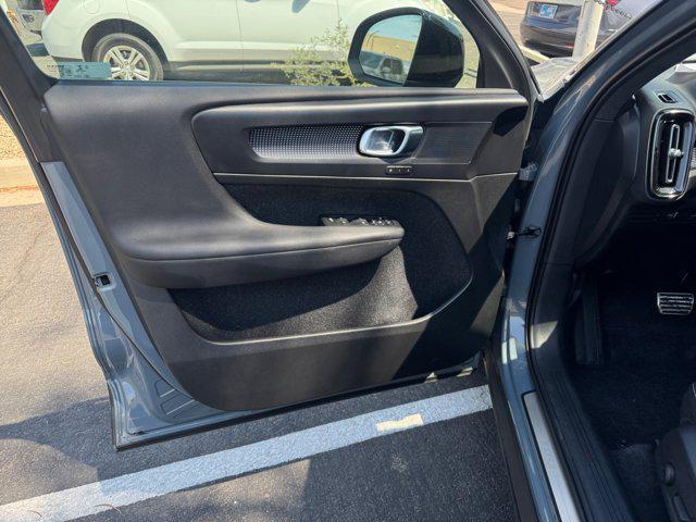used 2020 Volvo XC40 car, priced at $25,774