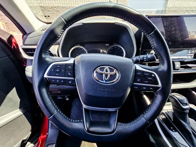 used 2023 Toyota Highlander car, priced at $36,426