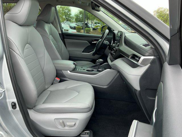 used 2020 Toyota Highlander car, priced at $31,406