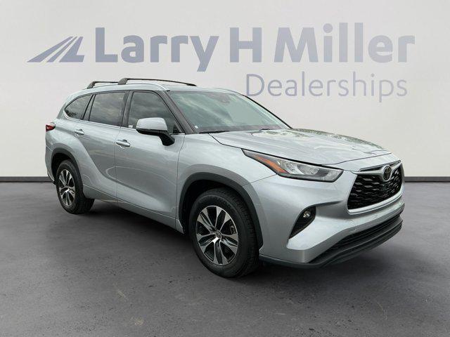 used 2020 Toyota Highlander car, priced at $31,406