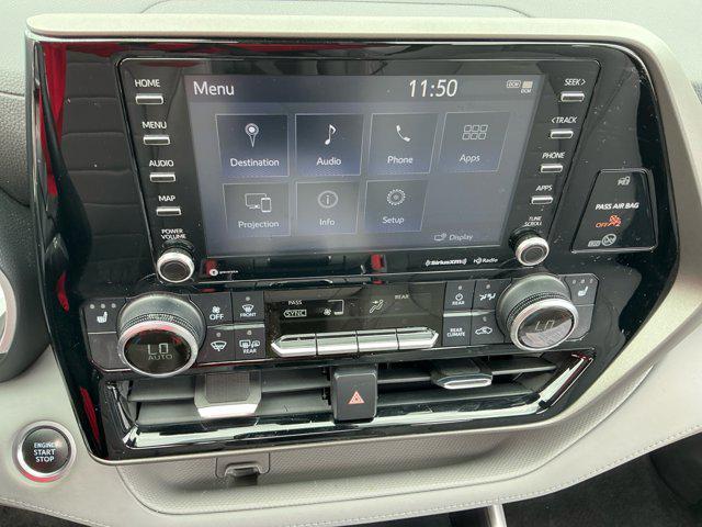 used 2020 Toyota Highlander car, priced at $31,406
