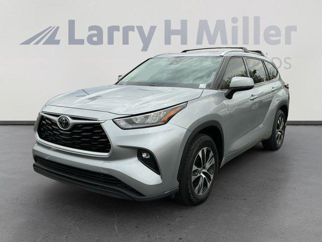 used 2020 Toyota Highlander car, priced at $33,994