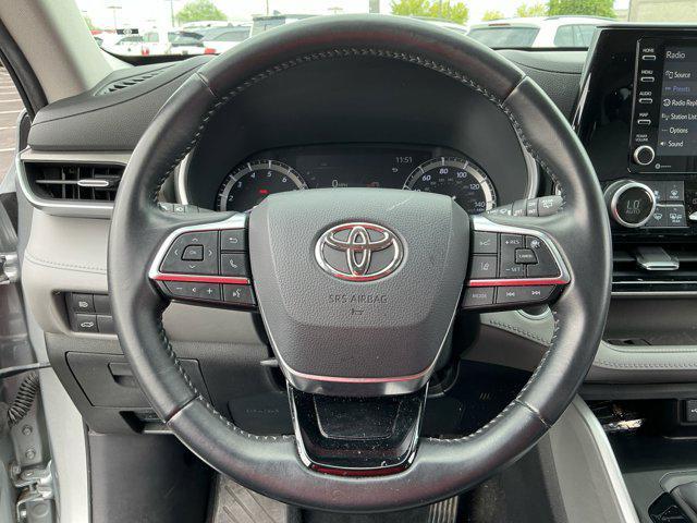used 2020 Toyota Highlander car, priced at $31,406