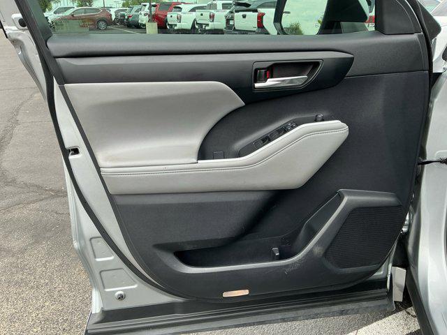 used 2020 Toyota Highlander car, priced at $31,406