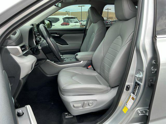 used 2020 Toyota Highlander car, priced at $31,406